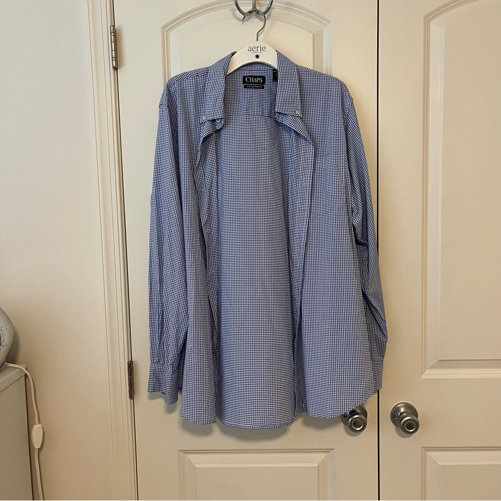 Chaps Men's Blue Checkered shirt